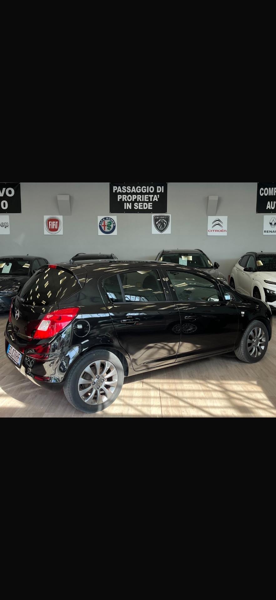 Opel Corsa 1.2 5 porte Cosmo