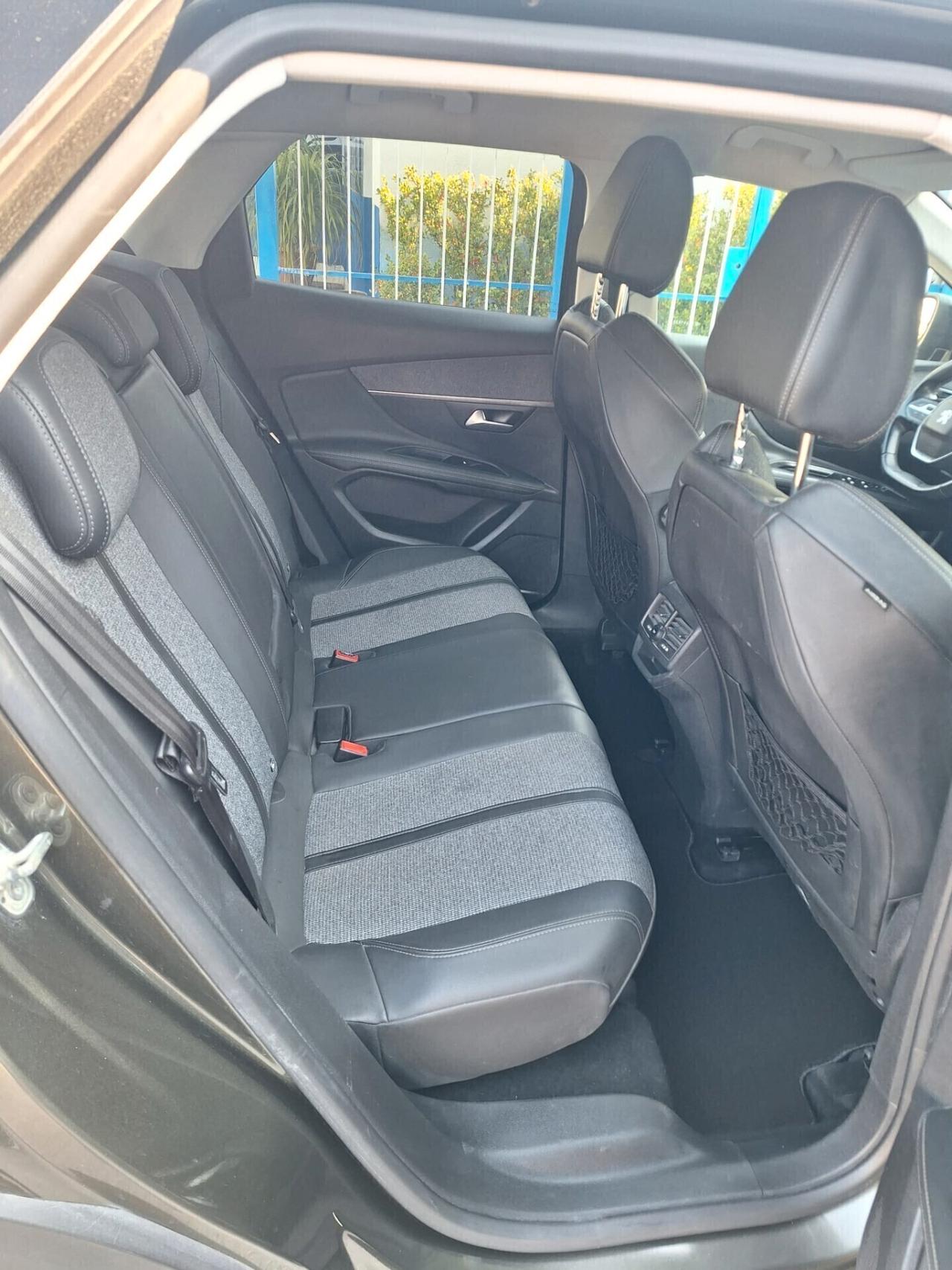 Peugeot 3008 BlueHDi 130 S&S EAT8 Allure