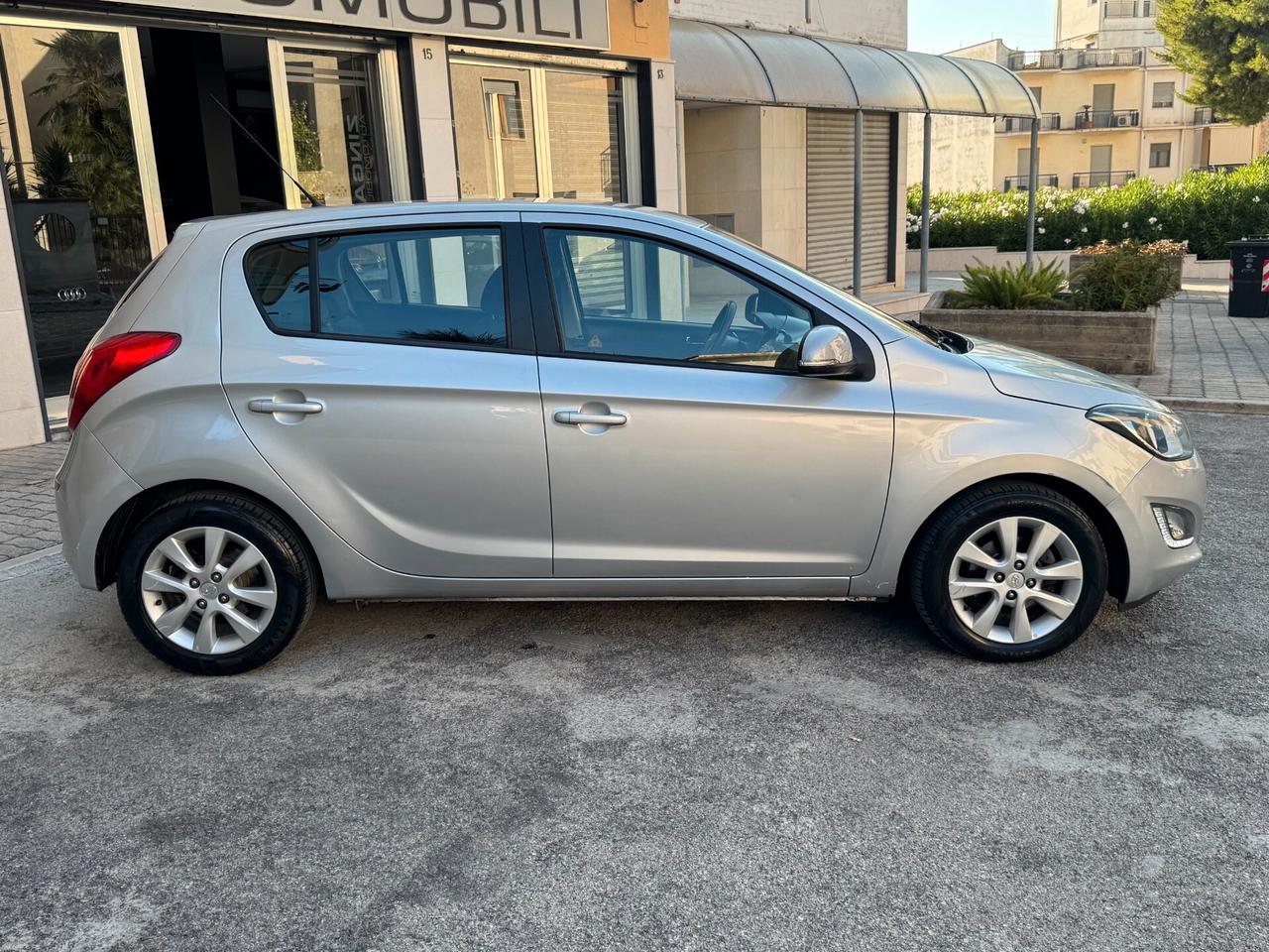 HYUNDAI I20 1.1 CRDI 75 CV. E5 SOUND EDITION PERFETTA