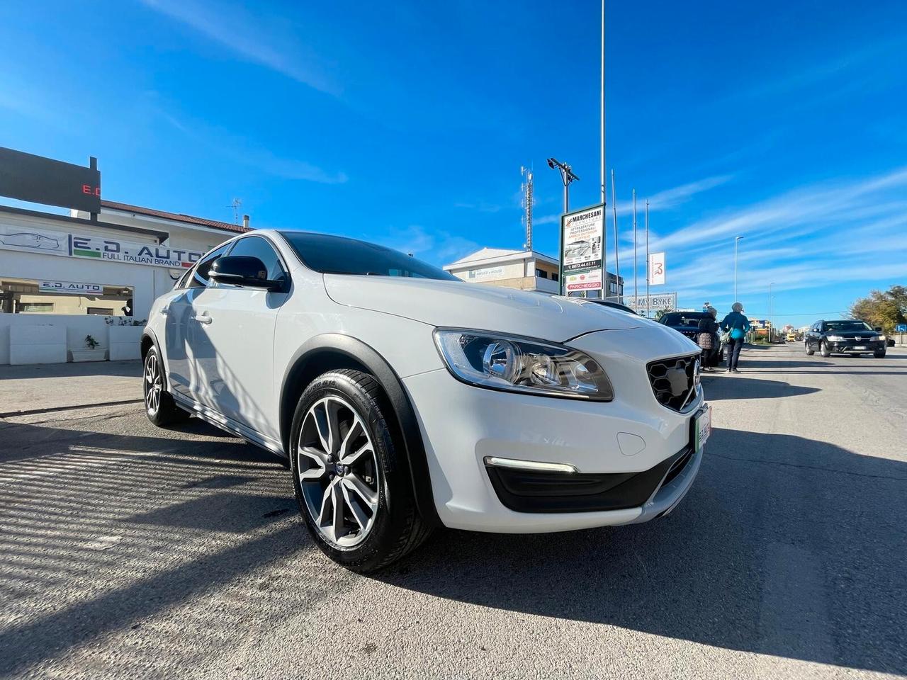 Volvo S60 Cross Country D3 Pro