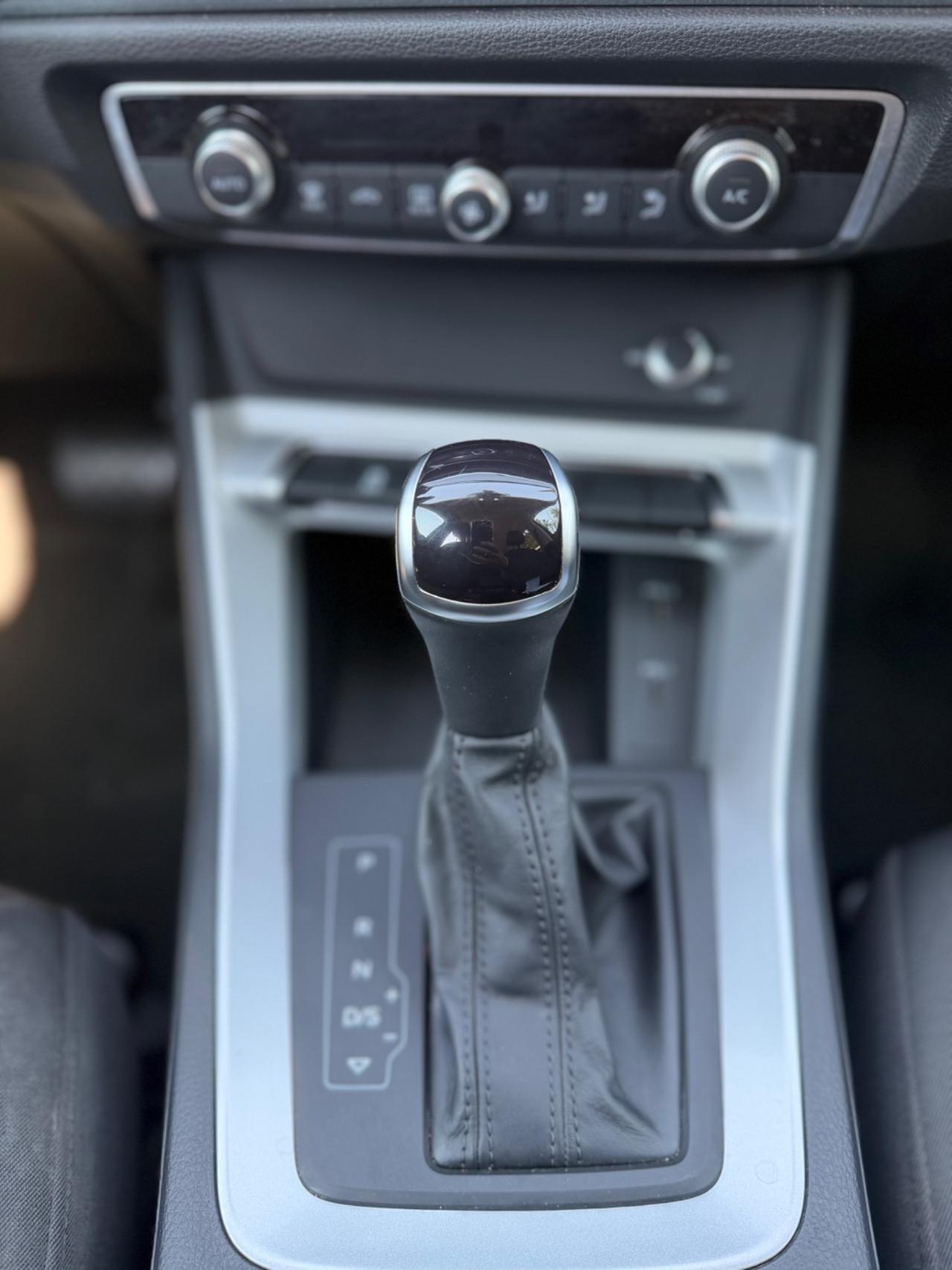 Audi Q3 35 TDI S tronic Business Advanced MATRIX /CAMERA/FULL