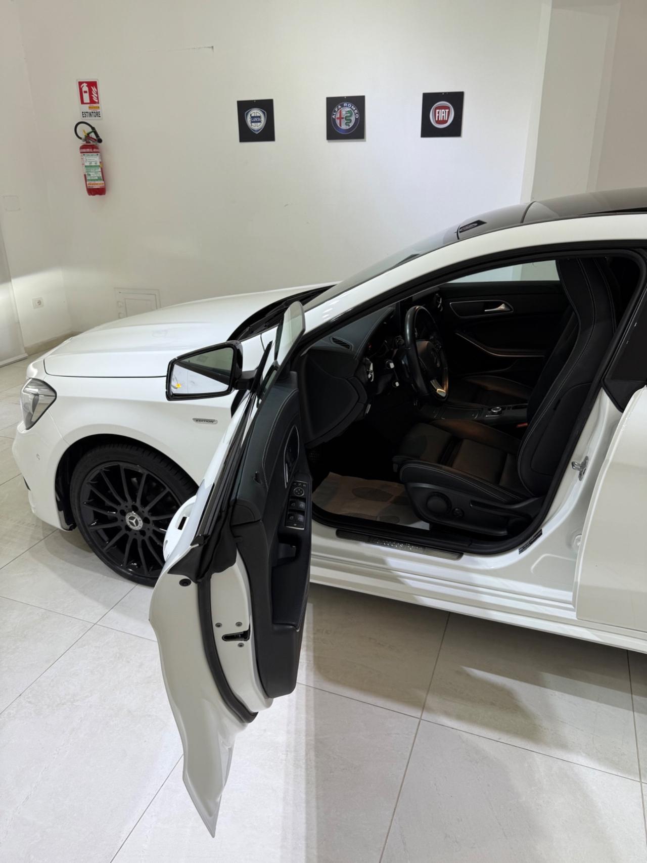 CLA 220 D AUTOMATIC PREMIUM TOTAL BLACK