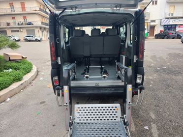 Nissan Primastar - Con Sollevatore Idraulico per Persone in Carrozzina