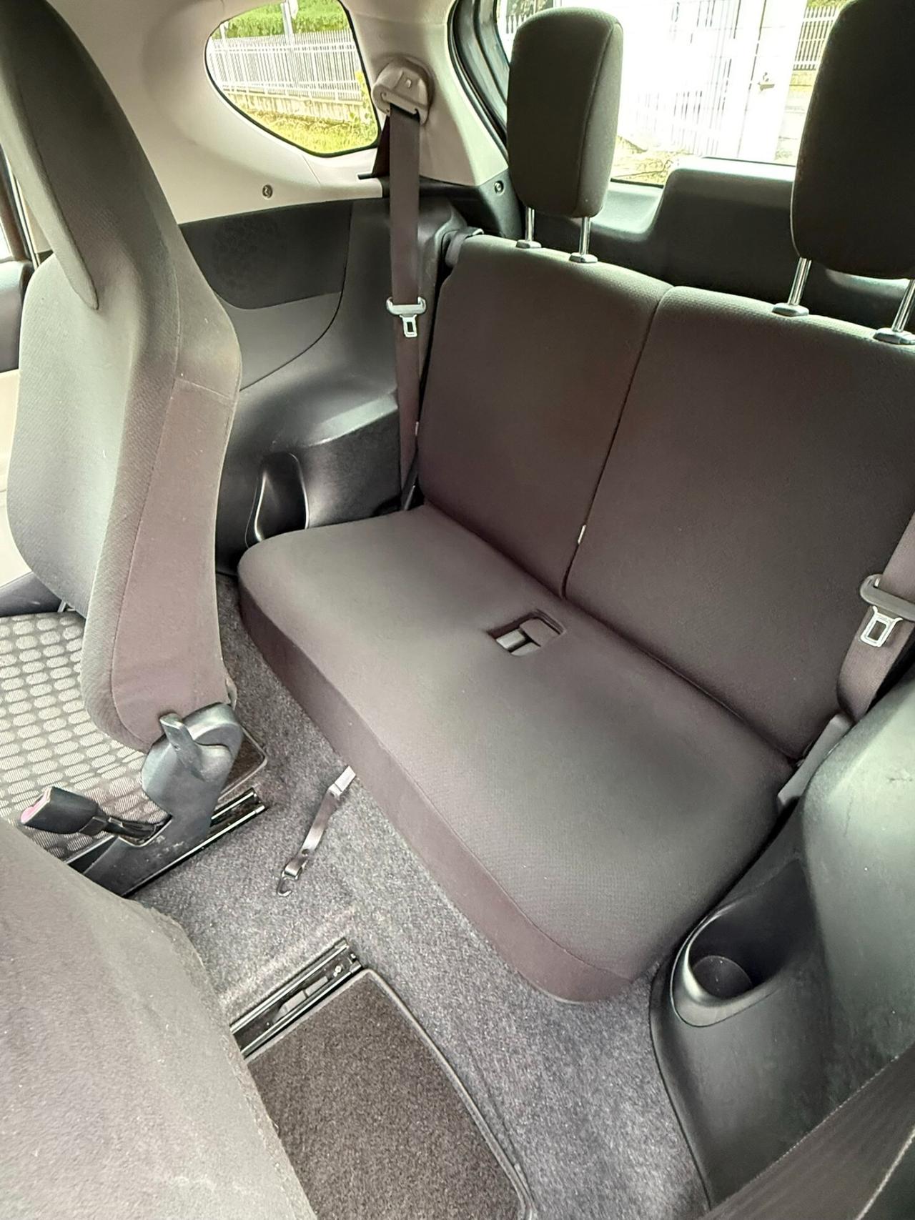 Toyota iQ 1.0 Lounge 4 Posti