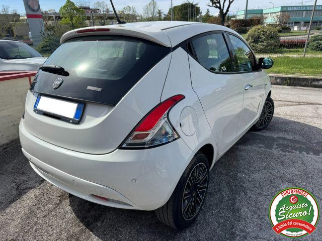 LANCIA Ypsilon 1.0 FireFly 5 porte S&S Hybrid Ecochic Gold