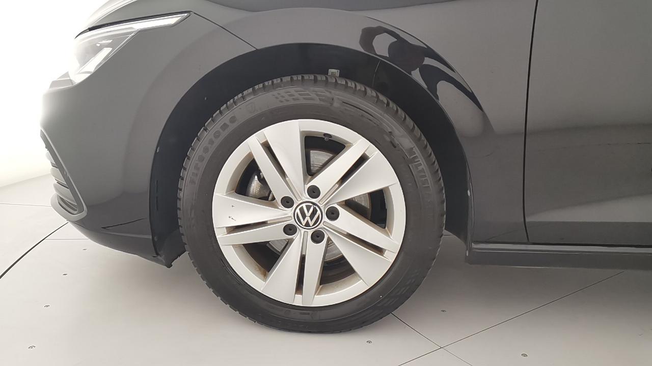 VOLKSWAGEN Golf VIII 2020 - Golf 1.0 etsi evo Life 110cv dsg