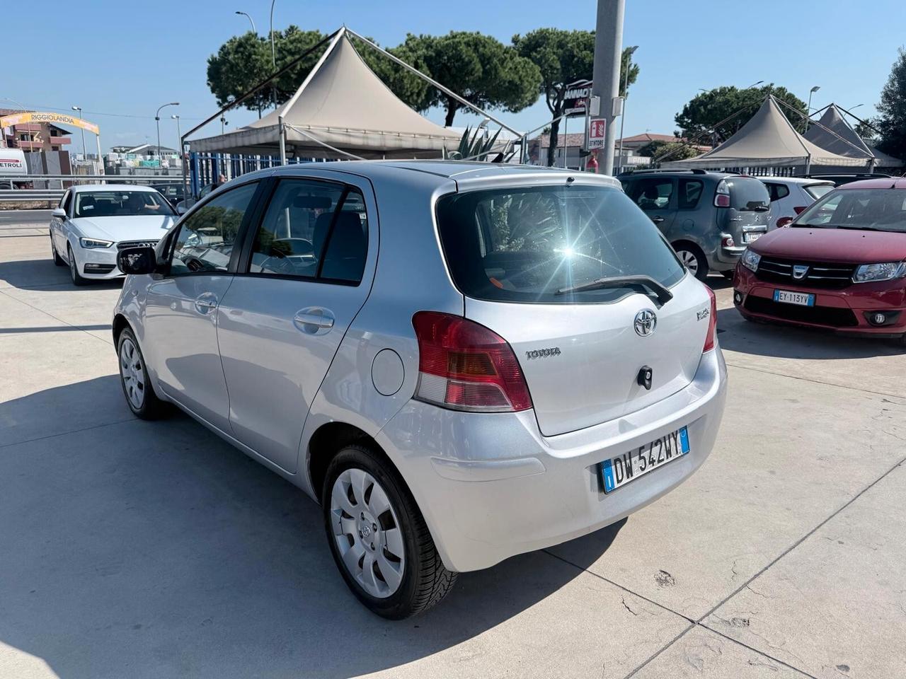 Toyota Yaris 1.0 5 porte Luxury pack