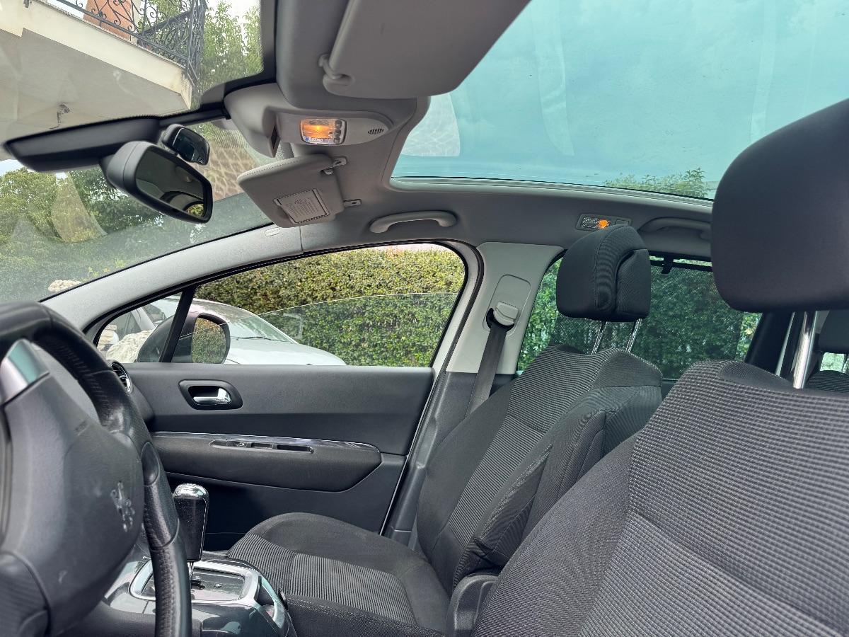 PEUGEOT 5008 1.6 HDi 112CV Allure Camb autom