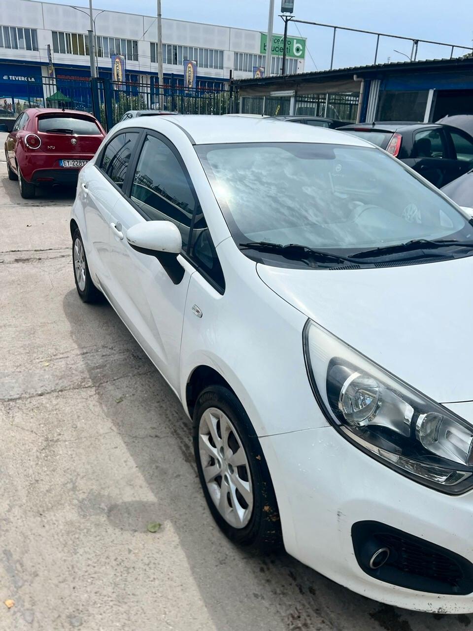 Kia Rio 1.1 CRDi WGT 5p. EX
