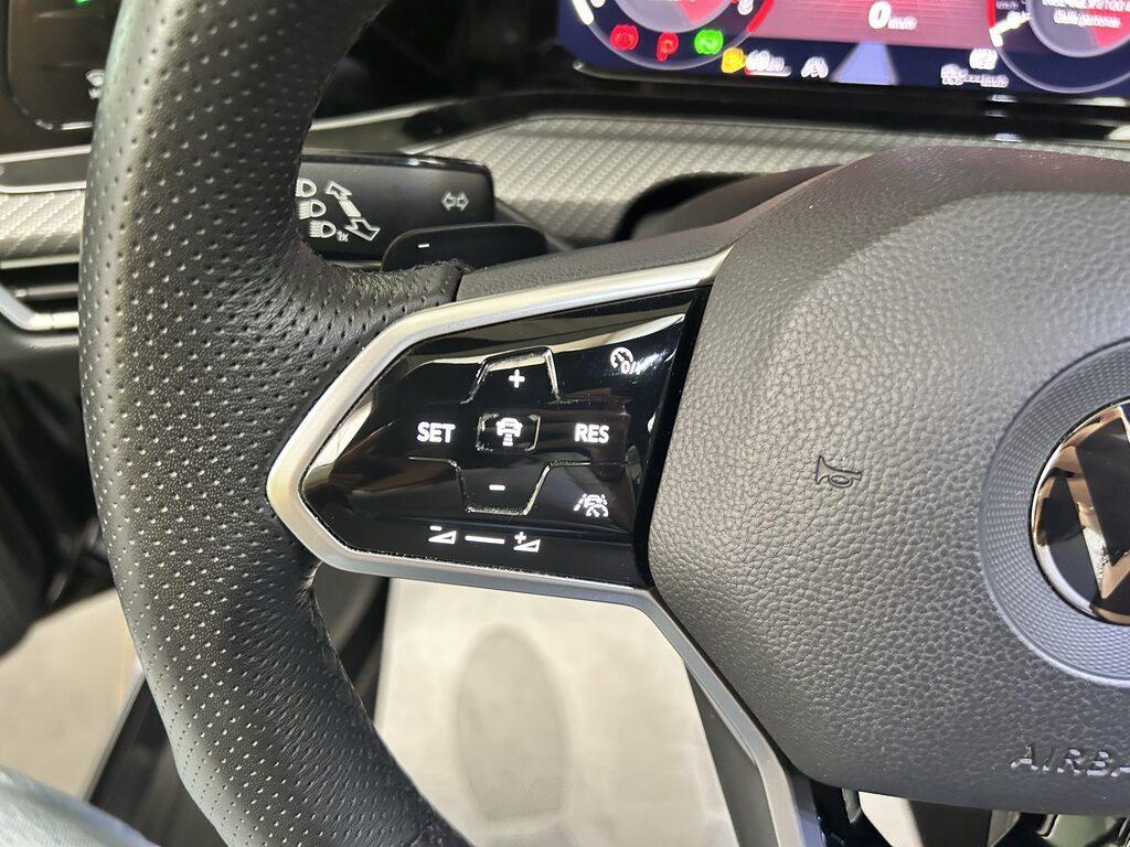 Volkswagen Golf 1.5 eTSI EVO ACT R-Line DSG