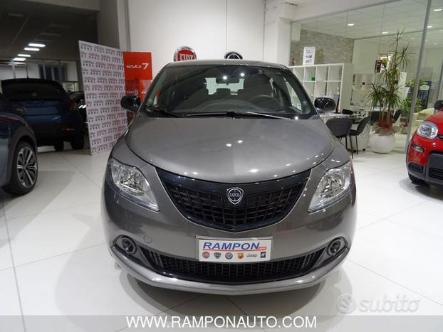 Lancia Ypsilon 1.0 FireFly 5 porte S&S Hybrid Oro