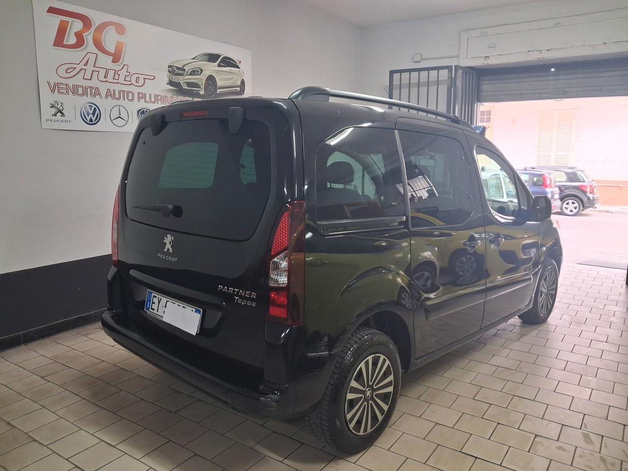 Peugeot Partner 5 posti 1.6 HDi Autocarro 2015