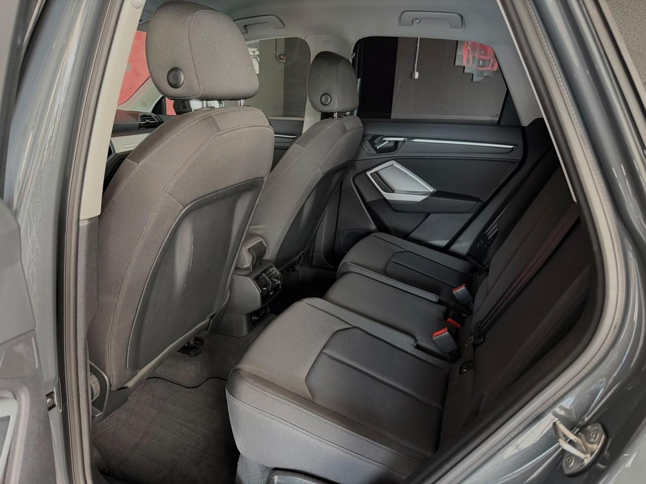 Audi Q3 35 TDI S tronic Business Advanced
