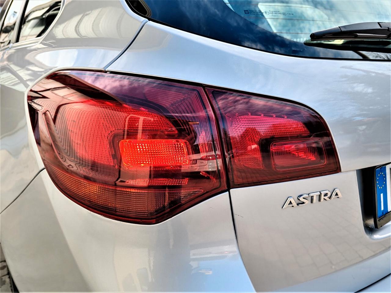 Opel Astra 1.6 CDTI 136CV S&S Sports Tourer Cosmo 2015