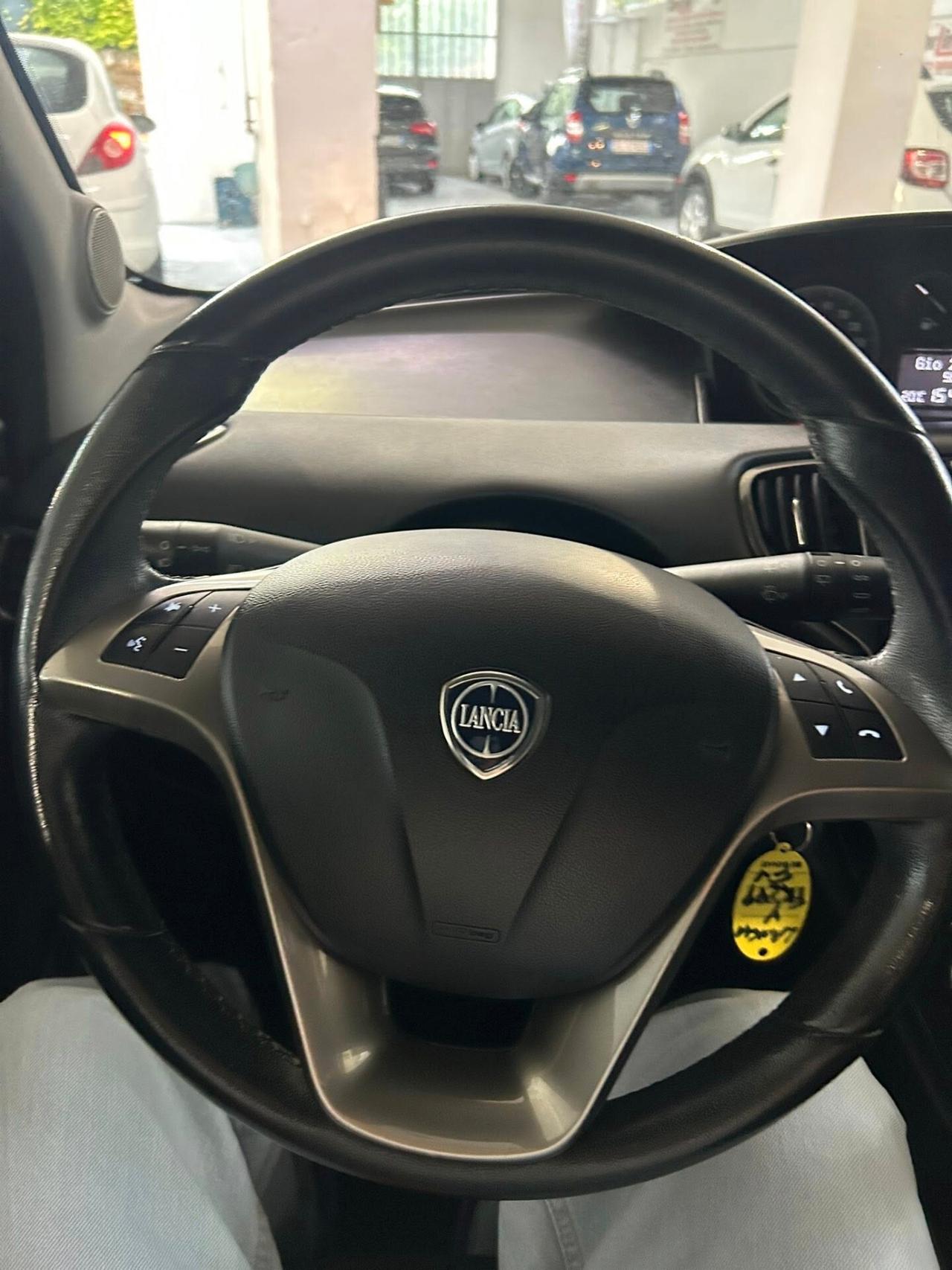 Lancia Ypsilon 1.2 69 CV 5 porte Gold -2017