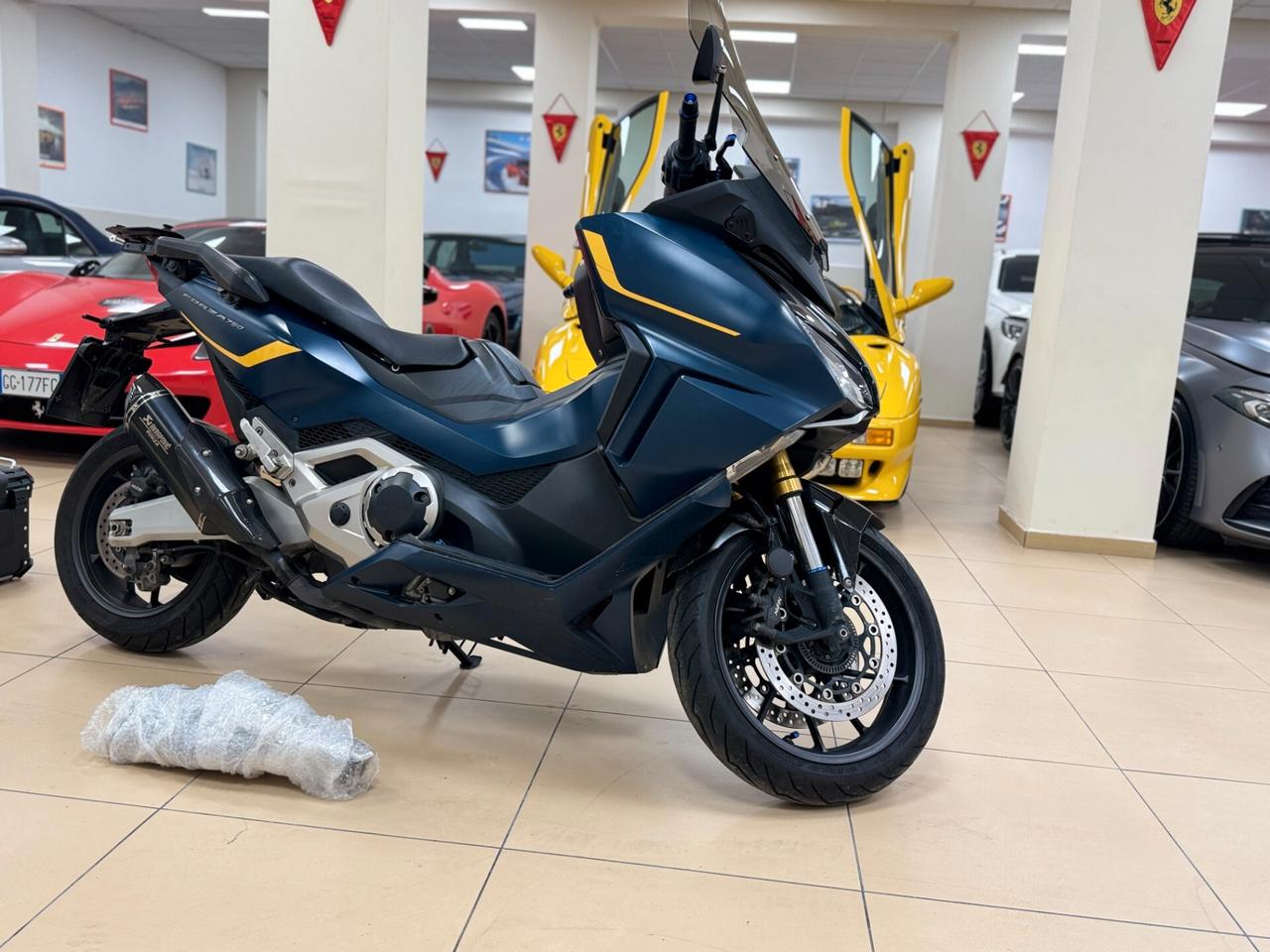 Honda Forza 750 Scarico Akrapovic permute auto moto rolex