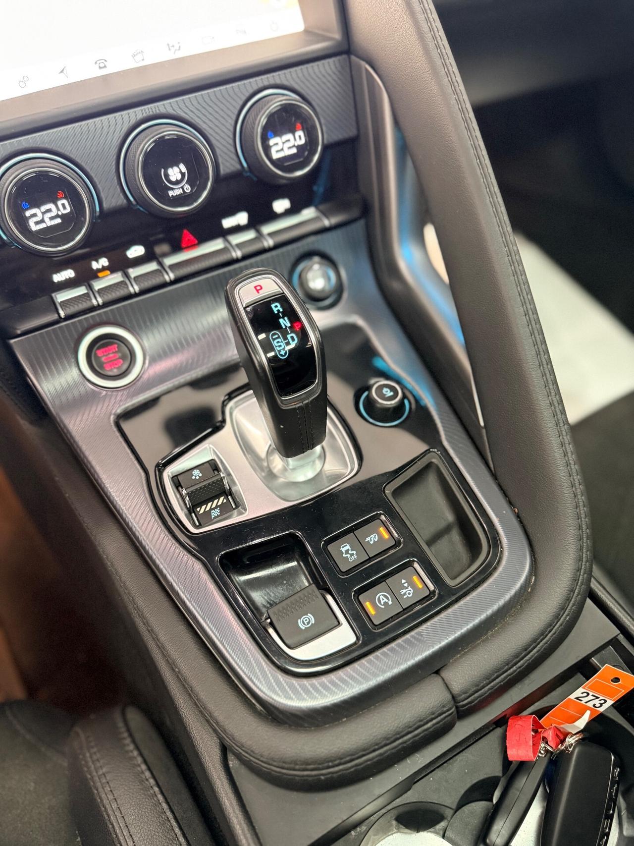 Jaguar F-Type 2.0 aut. Coupé Chequered Flag 05/2019 EURO 6D TETTO RETROCAM SCARICO