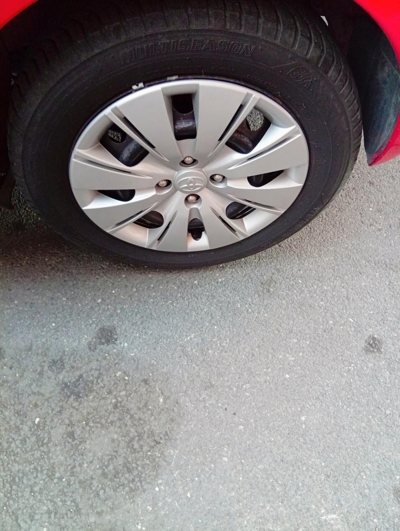 Toyota Yaris 1.0 5 porte Lounge