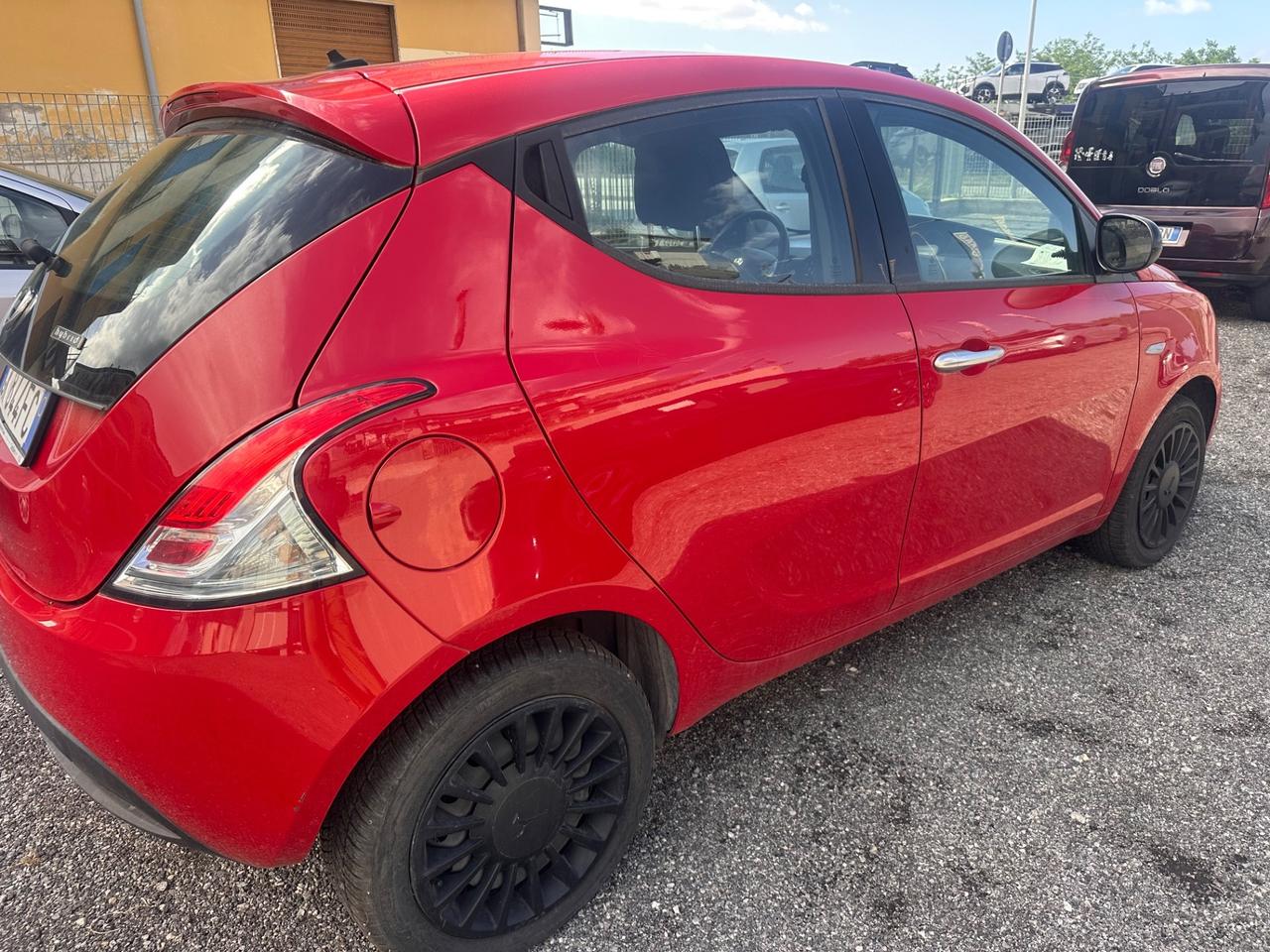 Lancia Ypsilon 1.0 FireFly 5 porte S&S Hybrid Ecochic Silver