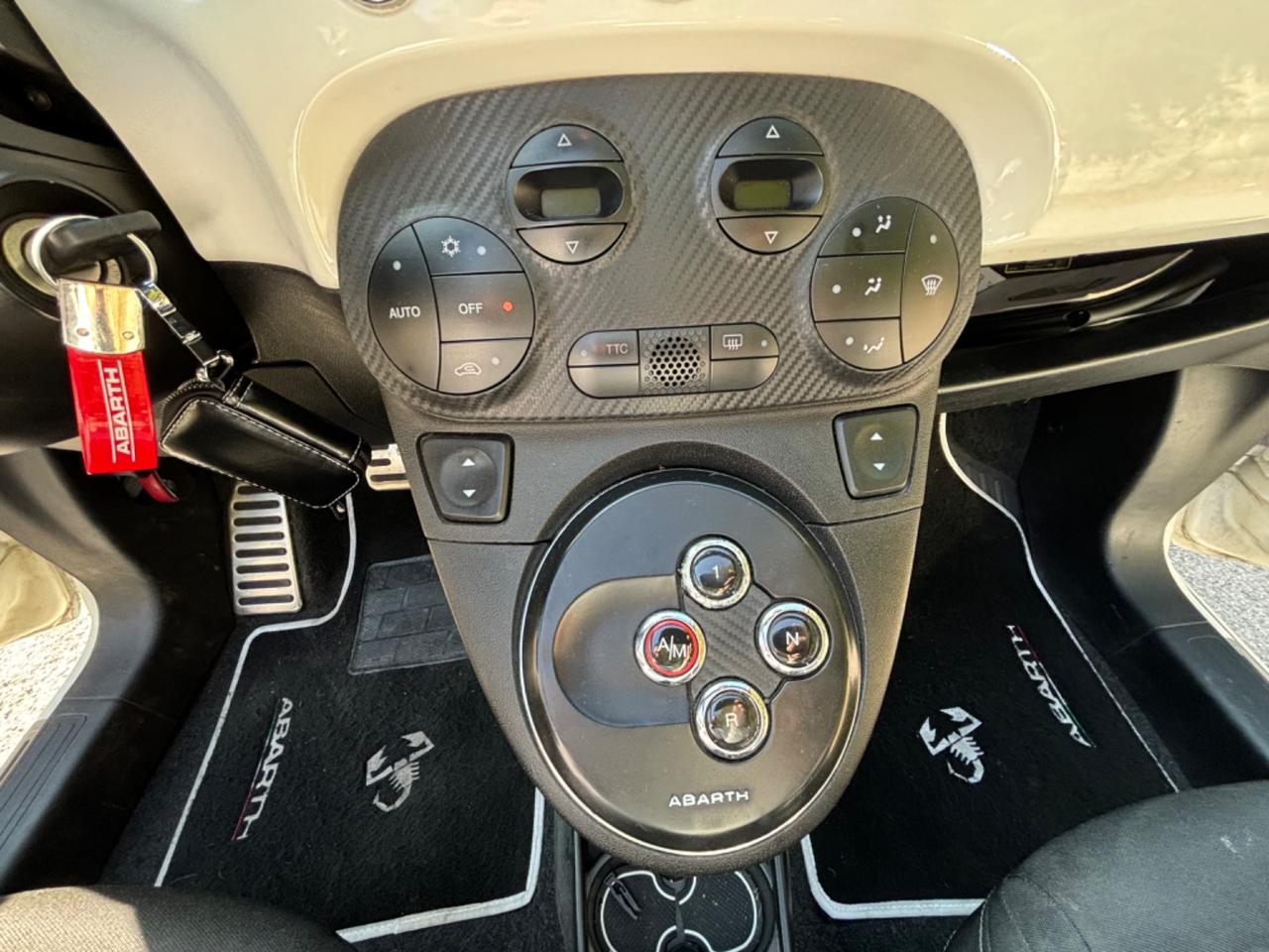 Abarth 500 C 1.4 Turbo T-Jet MTA