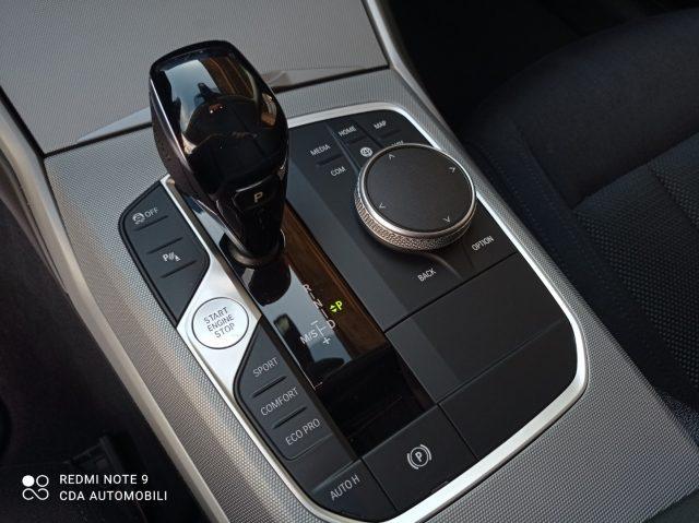 BMW 320 d Touring Business Advantage NAVI-CARPLAY-ANDROID