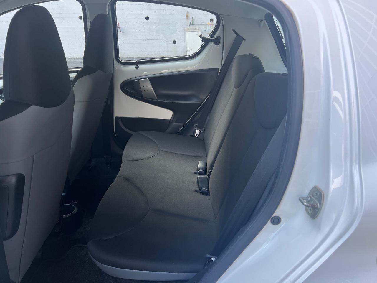 Toyota Aygo 1.0 12V VVT-i 5 porte Lounge Connect