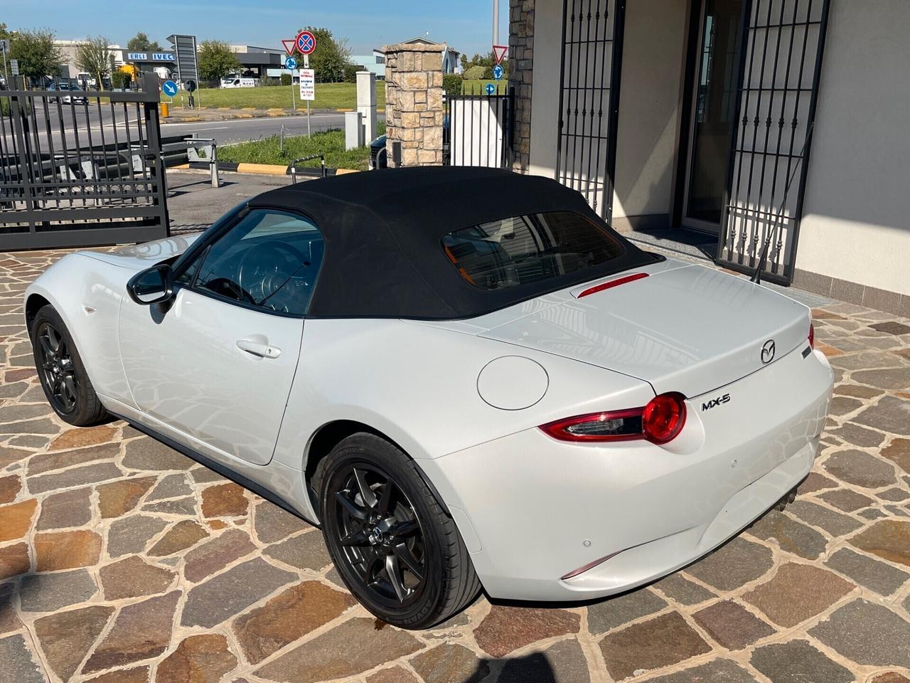 Mazda MX-5 1.5 SPORT-LINE