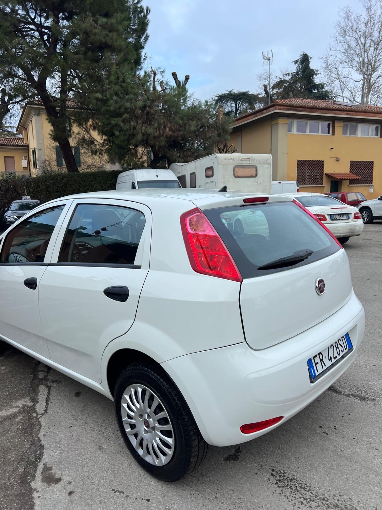 Fiat Punto 1.4 8V 5 porte Natural Power Street