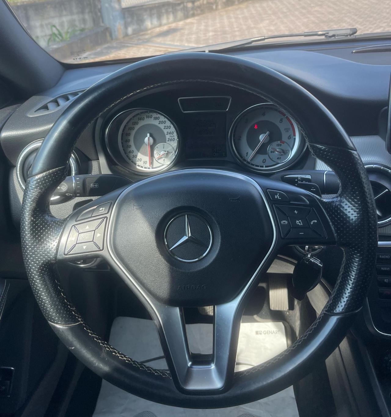 Mercedes-benz CLA 220 CLA 220 CDI Automatic Premium