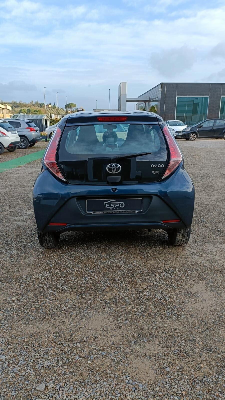 Toyota Aygo 1.0 VVT-i 69 CV 5 porte x-wave