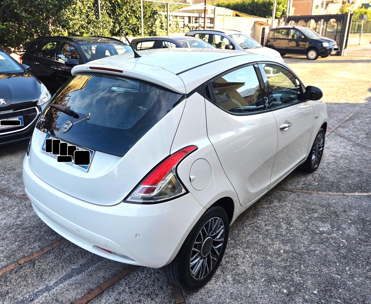 Lancia Ypsilon 1.2 KM 63000 CLIMA AUT. SENSORI CERCHI IN LEGA
