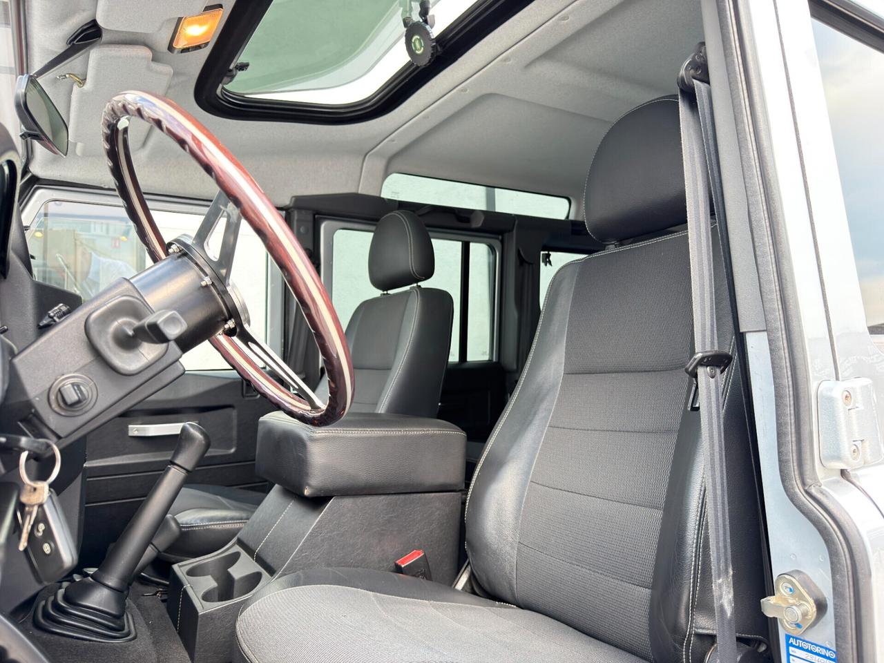 Land Rover Defender 110 2.2 TD4 SE 122 CV SW 7 POSTI AUTOCARRO IVA ESPOSTA