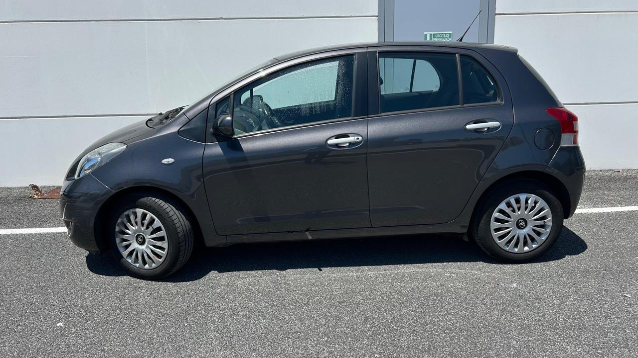 TOYOTA YARIS 1.0 5 P sol.