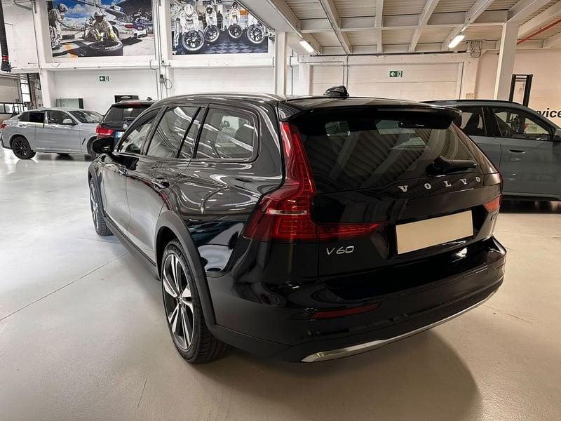 Volvo V60 Cross Country V60 II 2023 Cross Country 2.0 b4 Plus awd auto