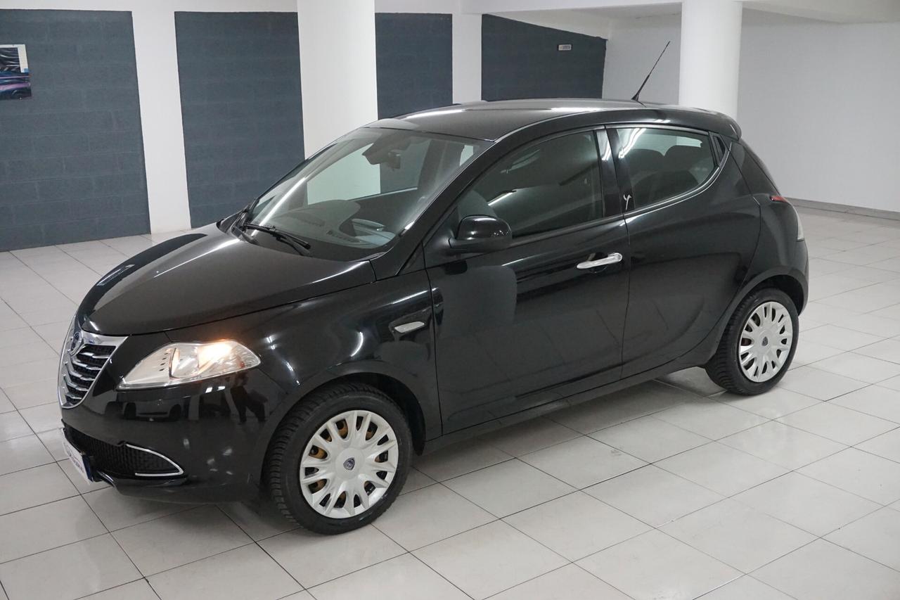 Lancia Ypsilon 1.2 69 CV 5 porte Silver