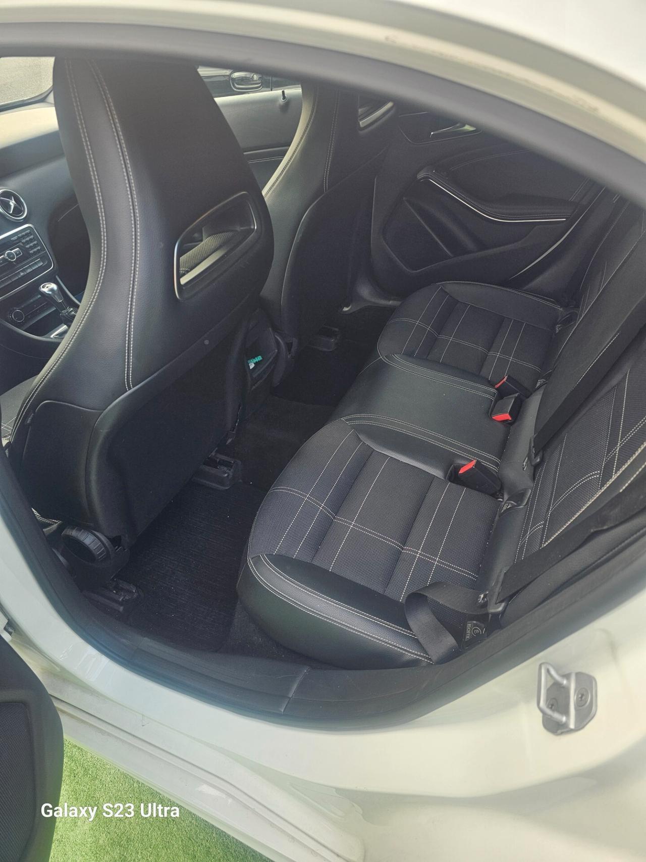 Mercedes-benz A 180 160 CDI BlueEFFICIENCY Premium