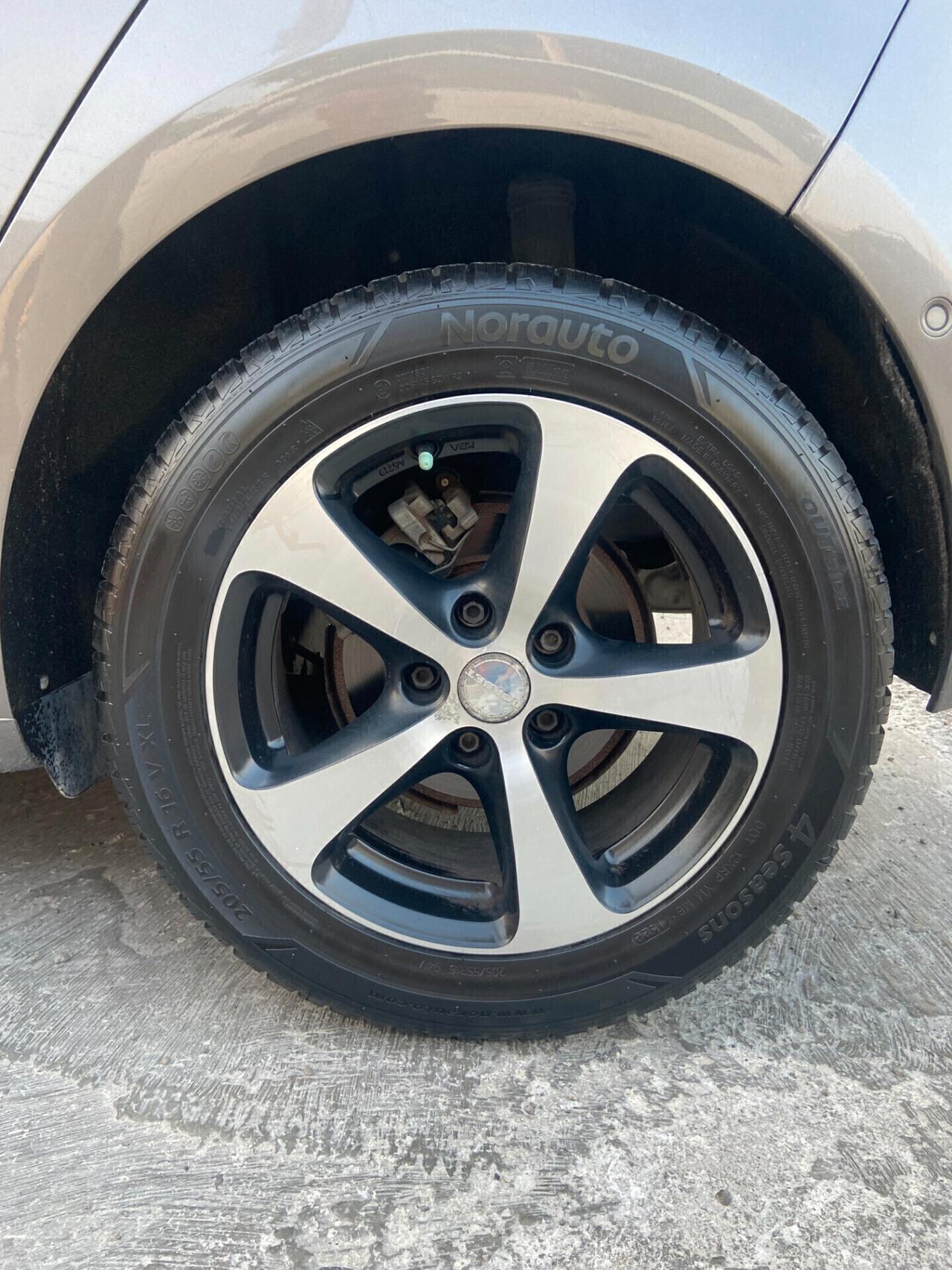 Volkswagen Golf VII 1.6 TDI Highline (KM Cerificati)