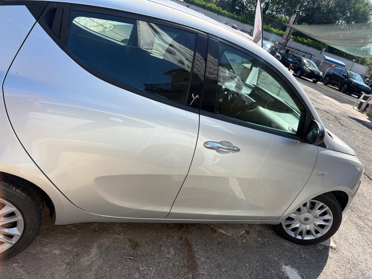 Lancia Ypsilon 1.2 69 CV 5 porte Gold
