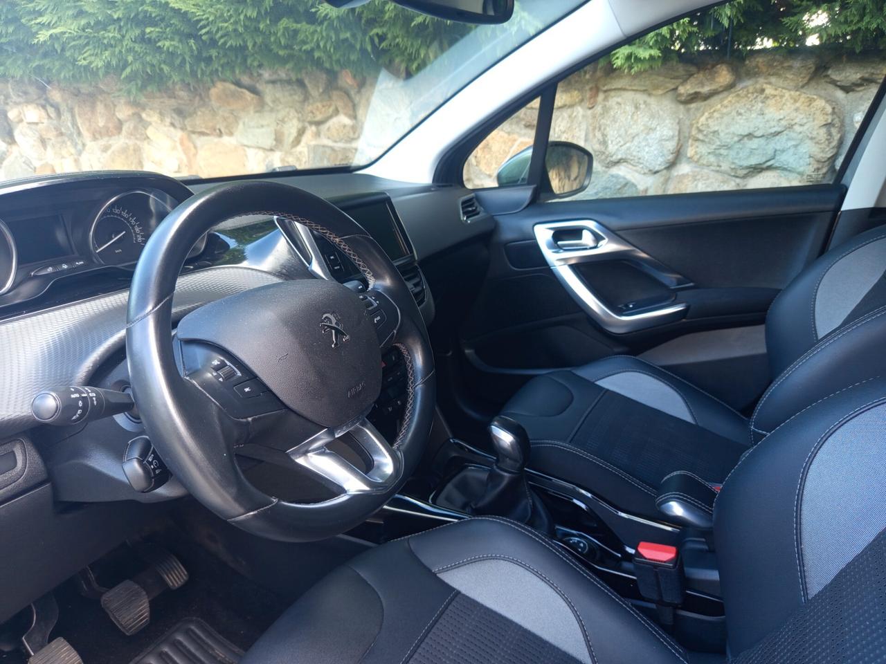 Peugeot 2008 BlueHDi 100 S&S Allure
