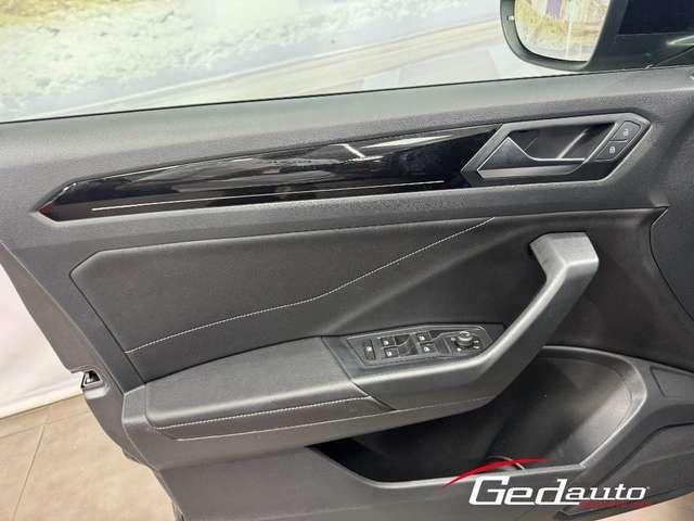 Volkswagen T-Roc 1.0 TSI R-Line FULL-LED NAVI