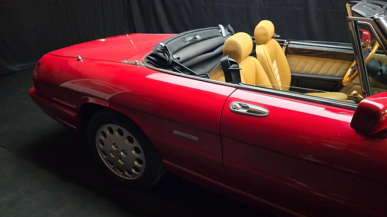 Alfa Romeo Spider 2.0i