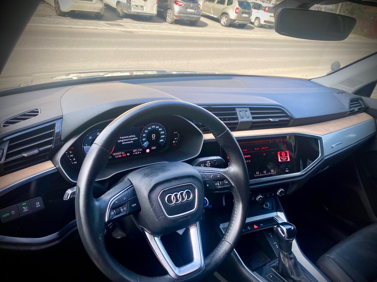 Audi Q3 35 TDI S tronic Business