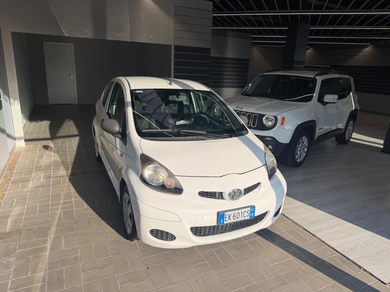 Toyota Aygo 1.0 12V VVT-i 3 porte Now Connect 70.000 KM Unicoproprietario