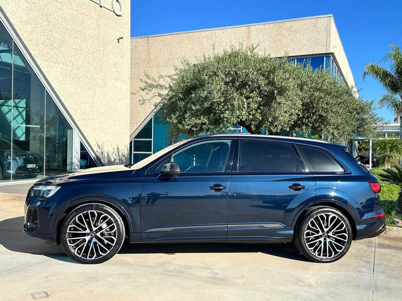 Audi Q7 3.0 tdi Sline possibilità noleggio no scoring