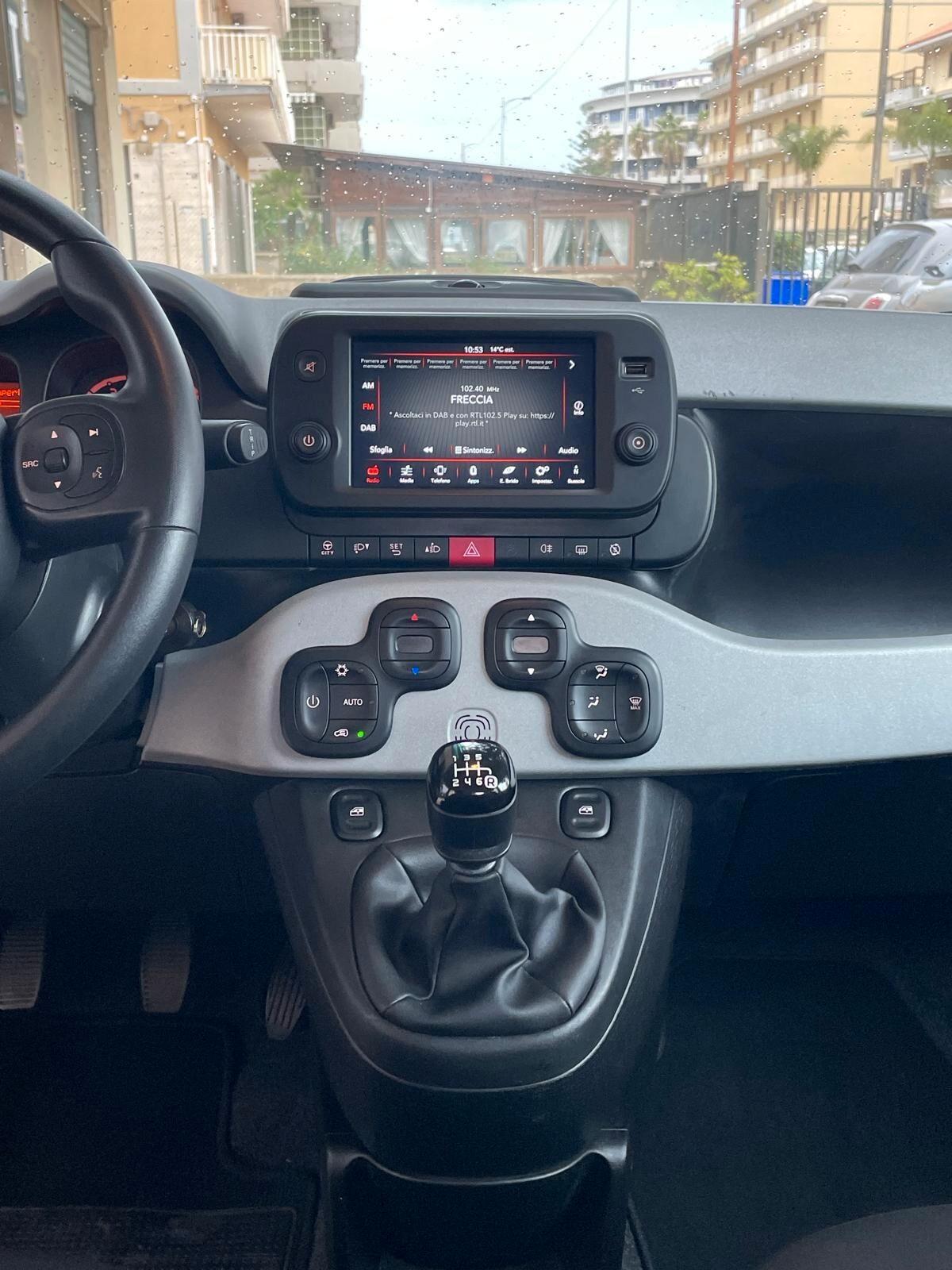 Fiat Panda 1.0 FireFly S&S Hybrid Garmin