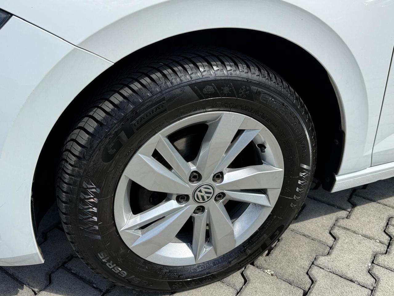 VOLKSWAGEN POLO 1.0 BENZINA NEOPATENTATI UNICOPROPRIETARIO 2018