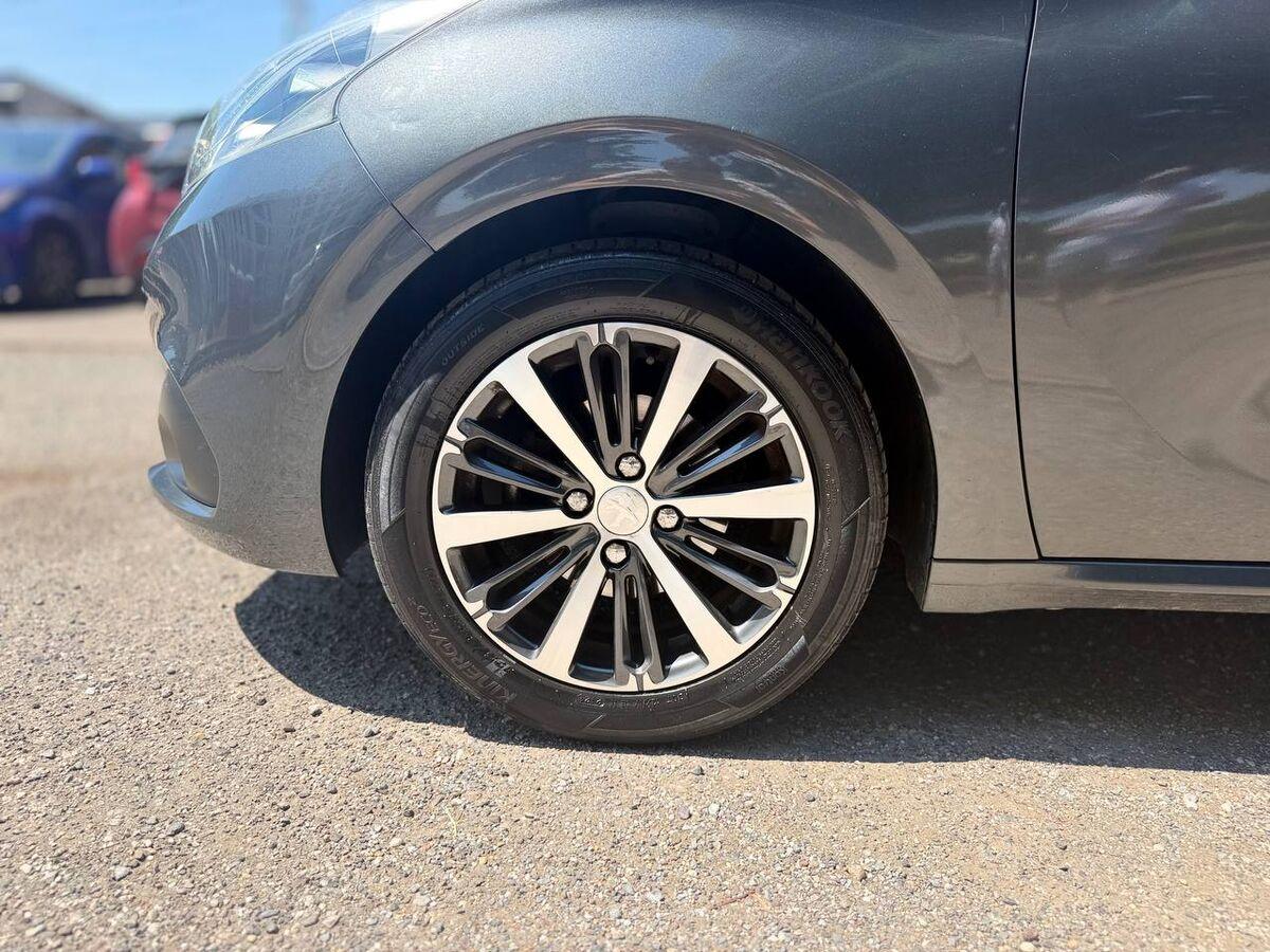 Peugeot 208 1.2 puretech Allure 82cv 3p