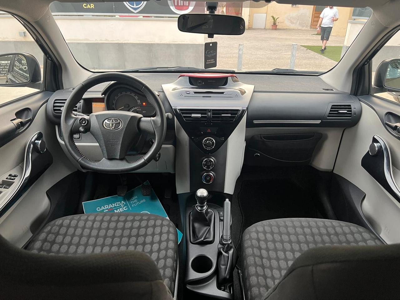 Toyota iQ 1.0 Sol