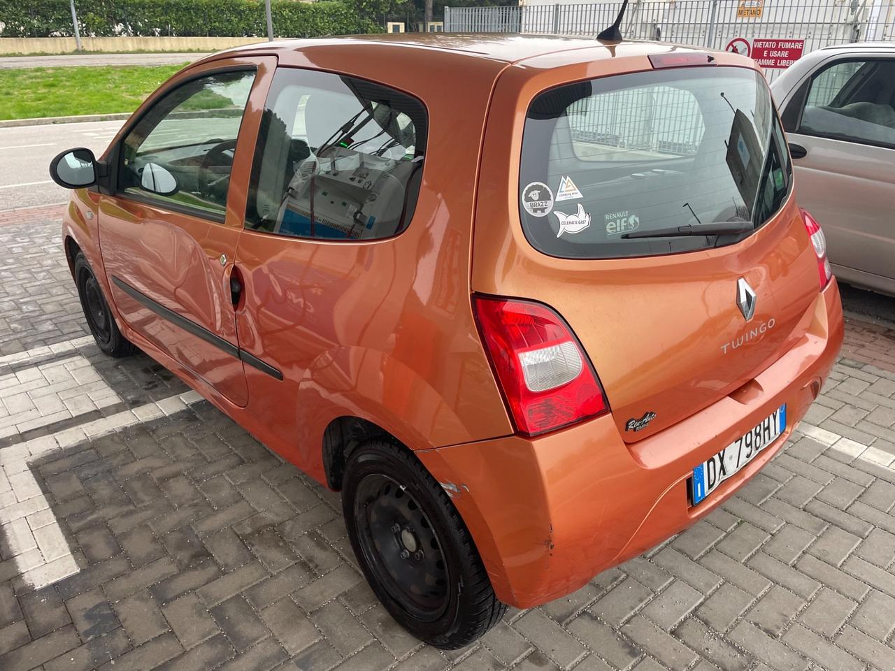 RENAULT TWINGO 1.2 BENZINA NEOPATENTATI 115.000 KM 2009.