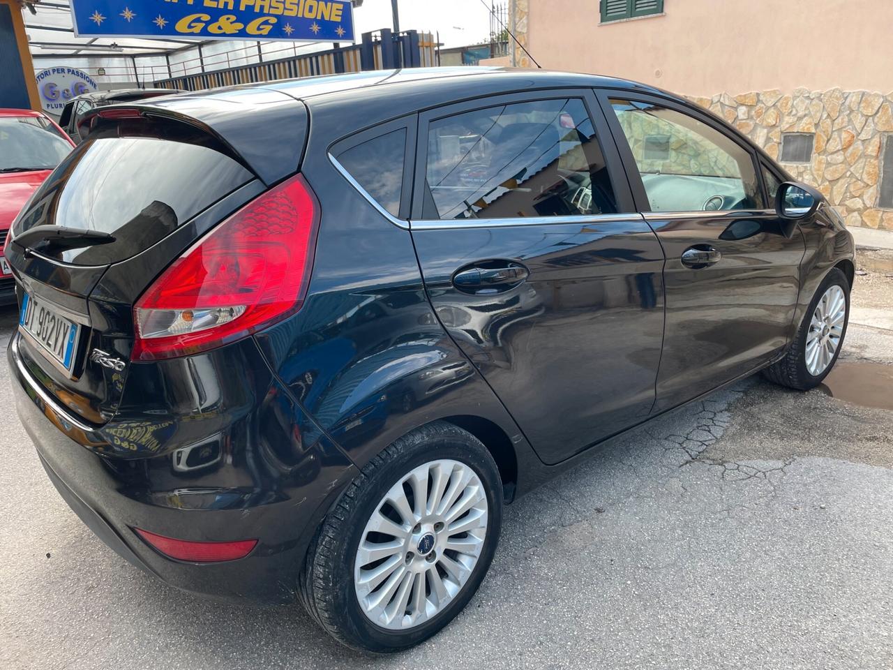 Ford Fiesta 1.4 TDCi 68CV 5 porte Titanium